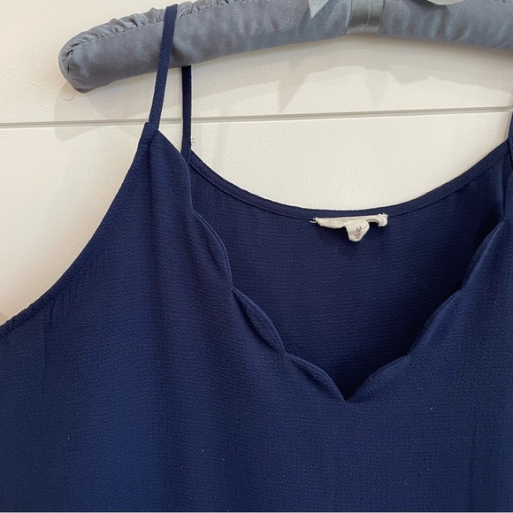 Scalloped Edge Navy Tank Top - Picture 3 of 6